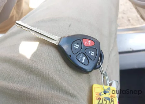 2013 Toyota Corolla Le z USA, uszkodzony, nr VIN 2T1BU4EE1DC988944